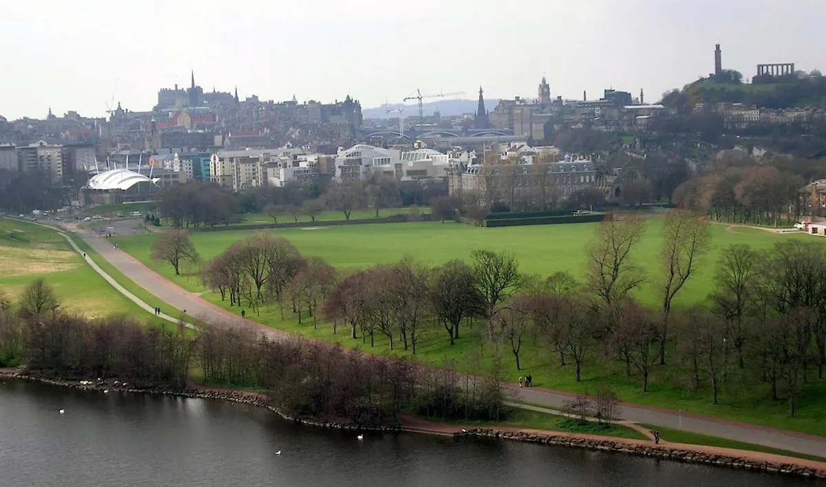 Luxury Apartment At Edinburgh
