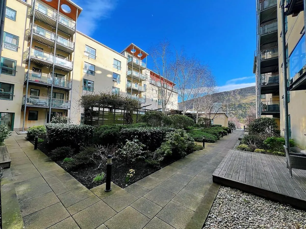 Luxury Apartment At Edinburgh